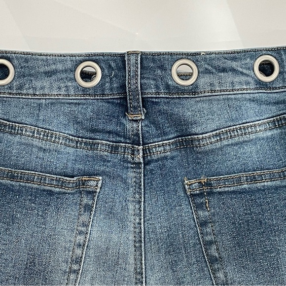 Altar'd State Blue Frayed Jean Shorts Women’s Size:26 - Picture 8 of 12